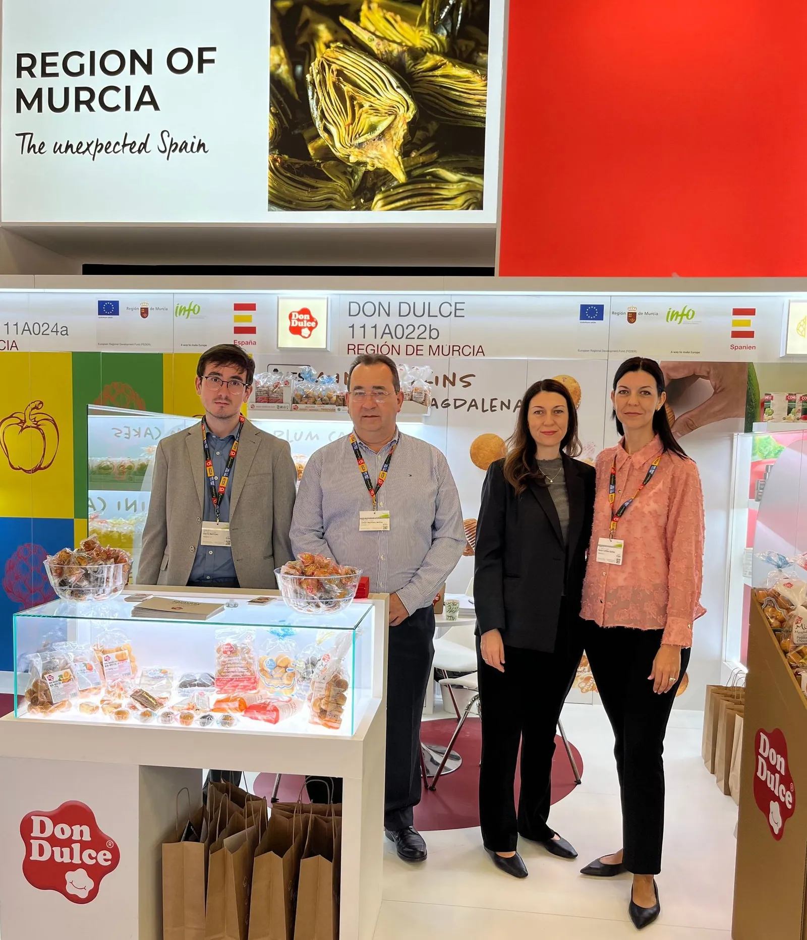 Equipo de Pasdulce en el stand de DonDulce en Anuga 2023